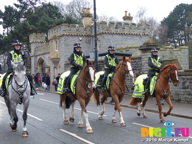 FZ025457 Mounted police escorting Welsh squad